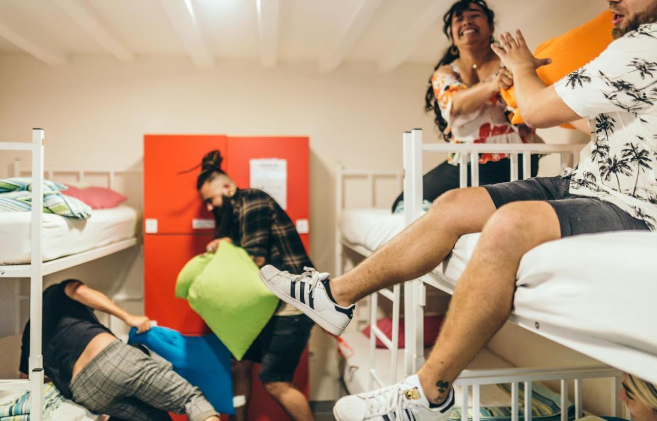 Booze & Snooze Social Hostel سبليت المظهر الخارجي الصورة