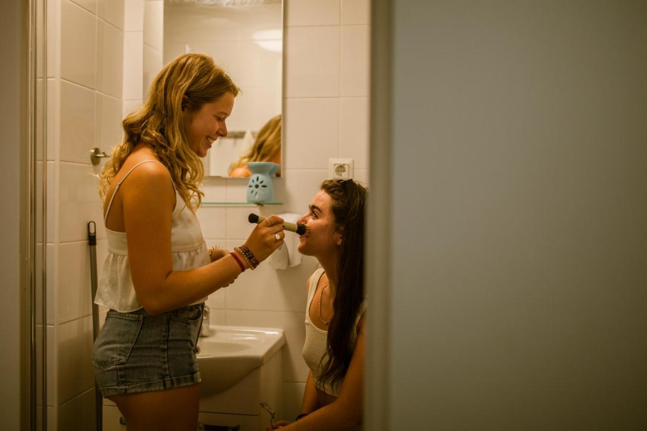 Booze & Snooze Social Hostel سبليت المظهر الخارجي الصورة